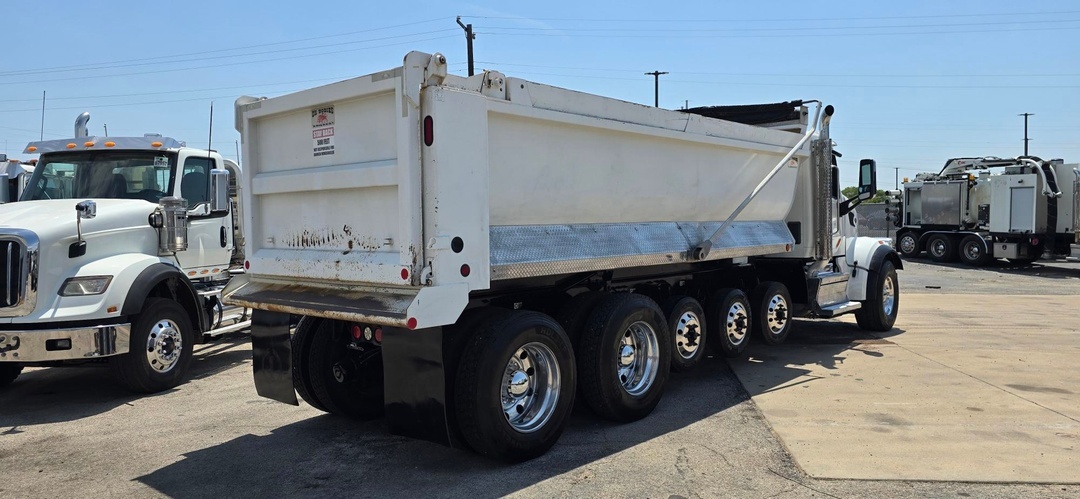 2022 Peterbilt 567 in Irving, TX — photo 5