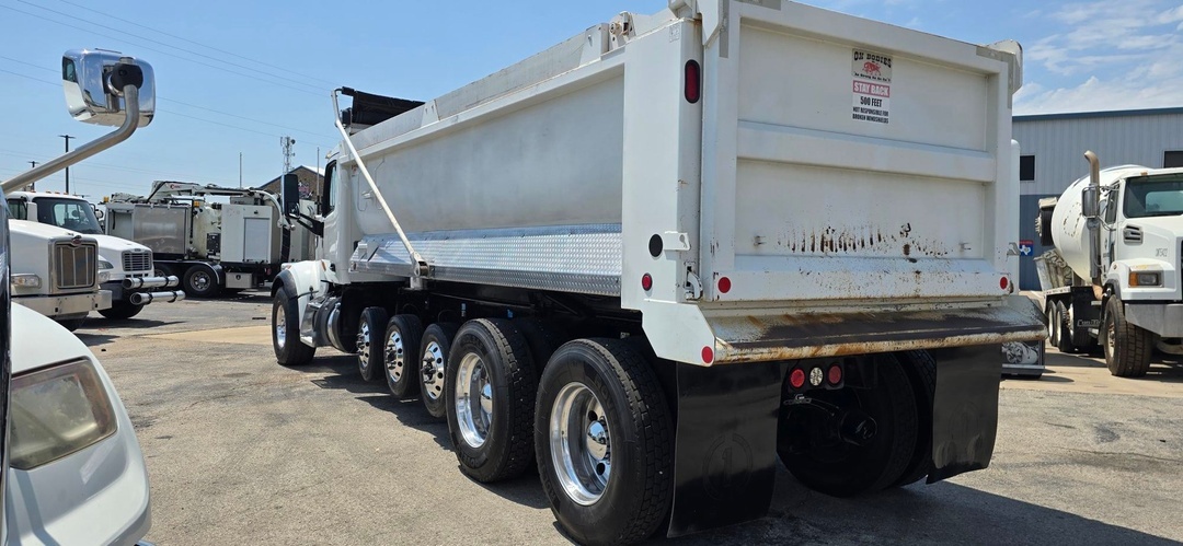 2022 Peterbilt 567 in Irving, TX — photo 7