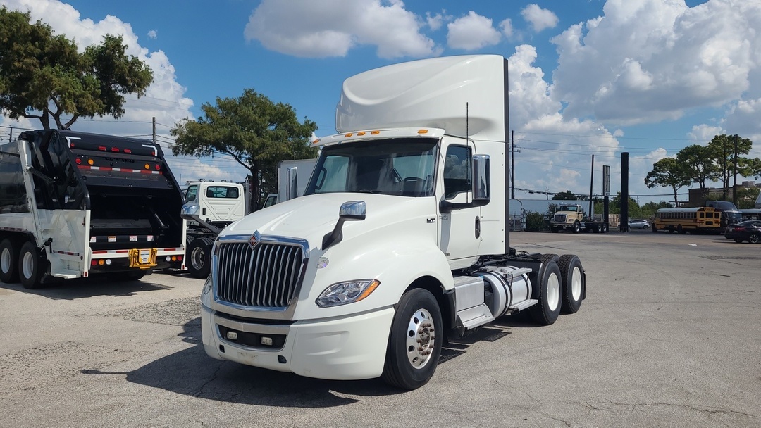 2019 International LT in Houston, TX — photo 7