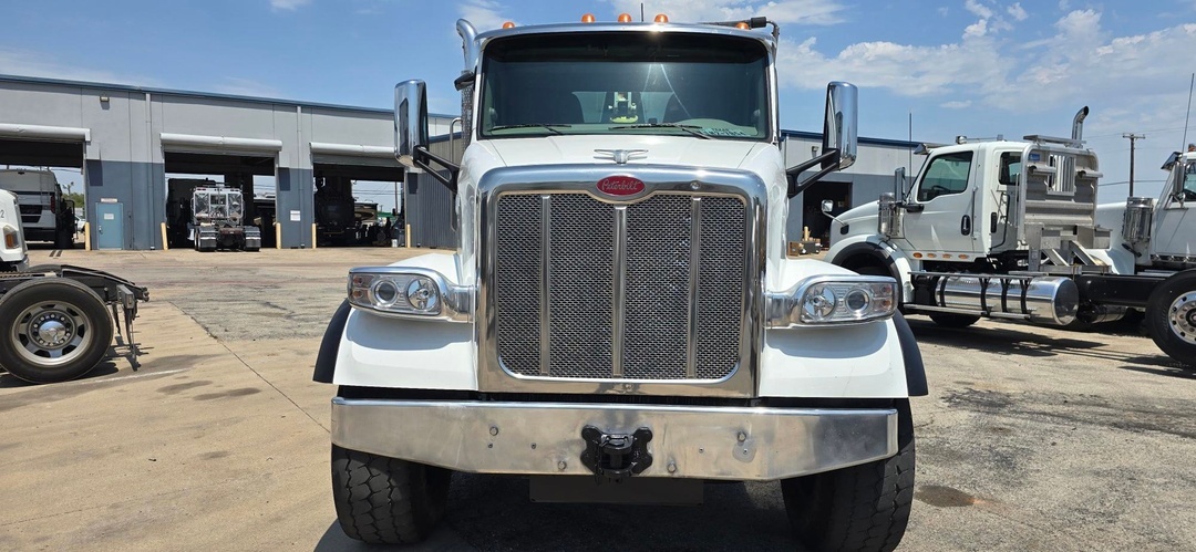 2022 Peterbilt 567 in Irving, TX — photo 2