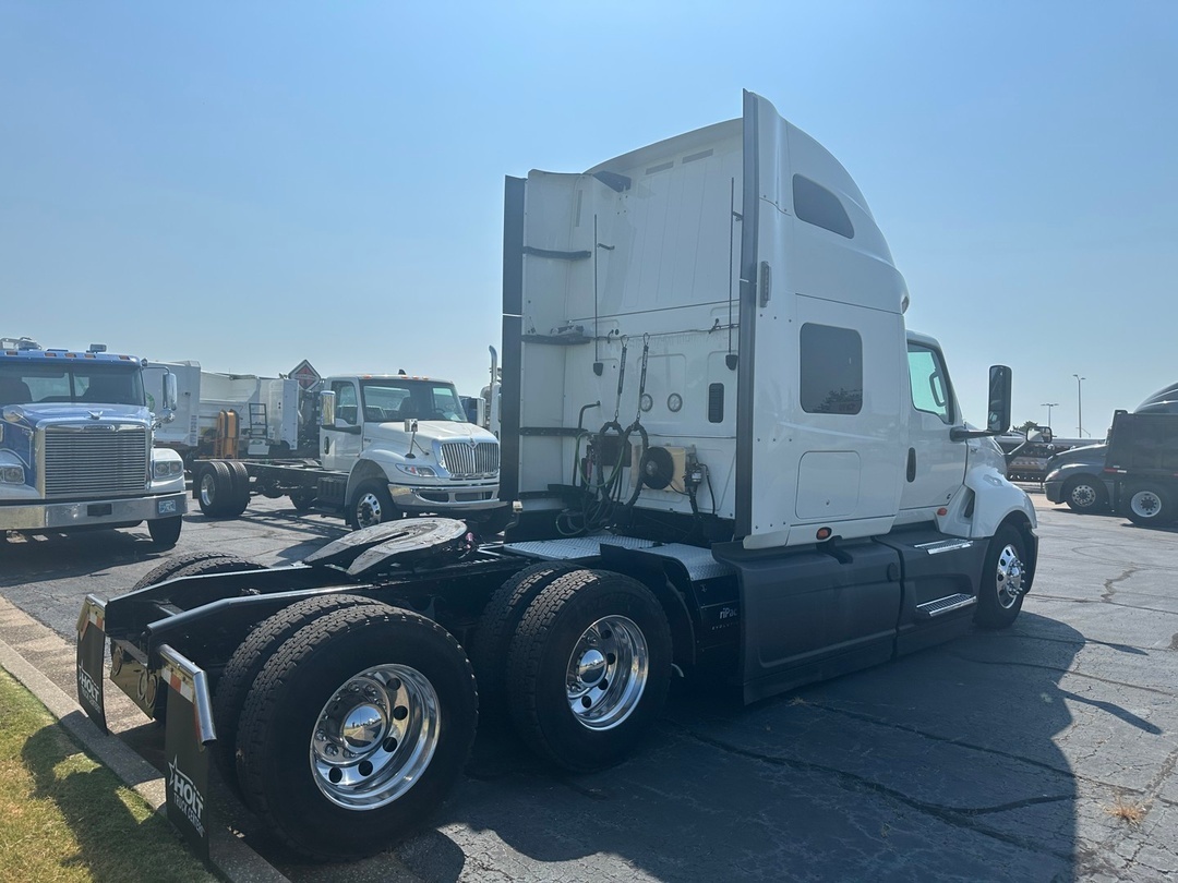 2022 International LT in Tulsa, OK — photo 8