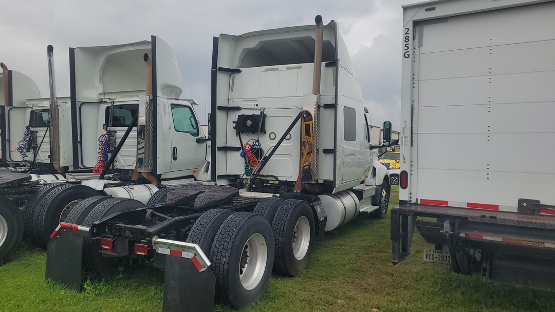 2019 International LT in Houston, TX — photo 2