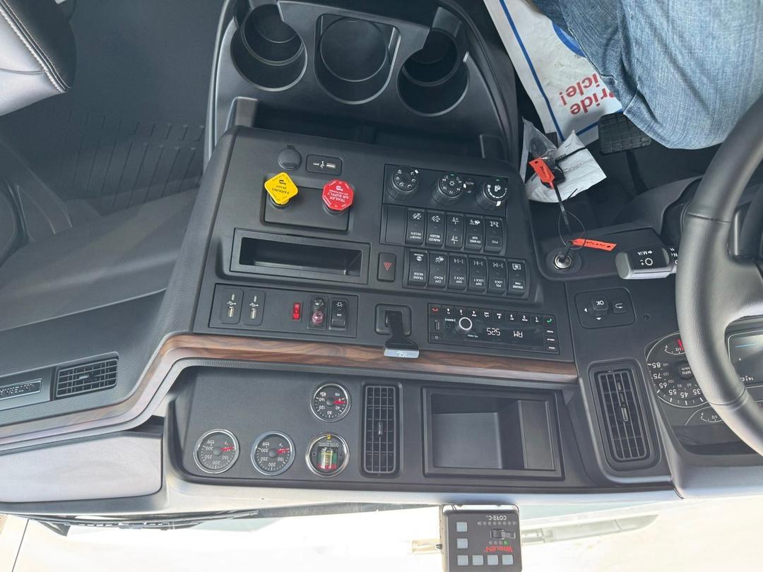 2027 International HX in Austin, TX — photo 4