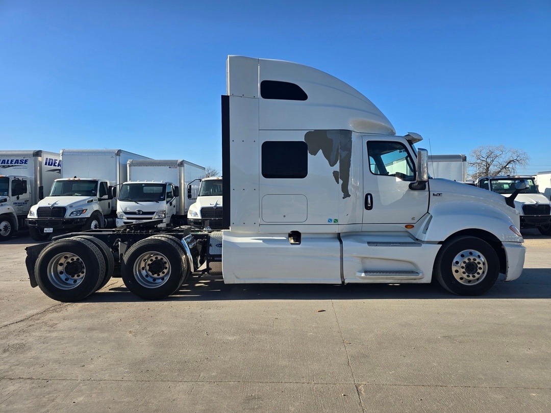 2020 International LT in AUSTIN, TX — photo 3
