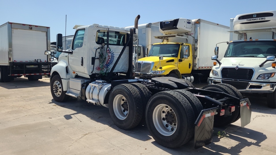2018 International LT in Houston, TX — photo 3