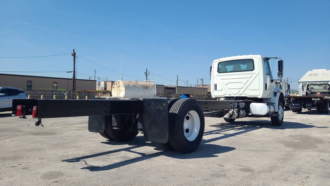 2018 International 4300 in Houston, TX — photo 3