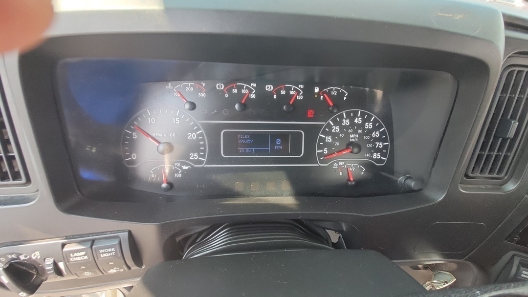 2018 International LT in Houston, TX — photo 5