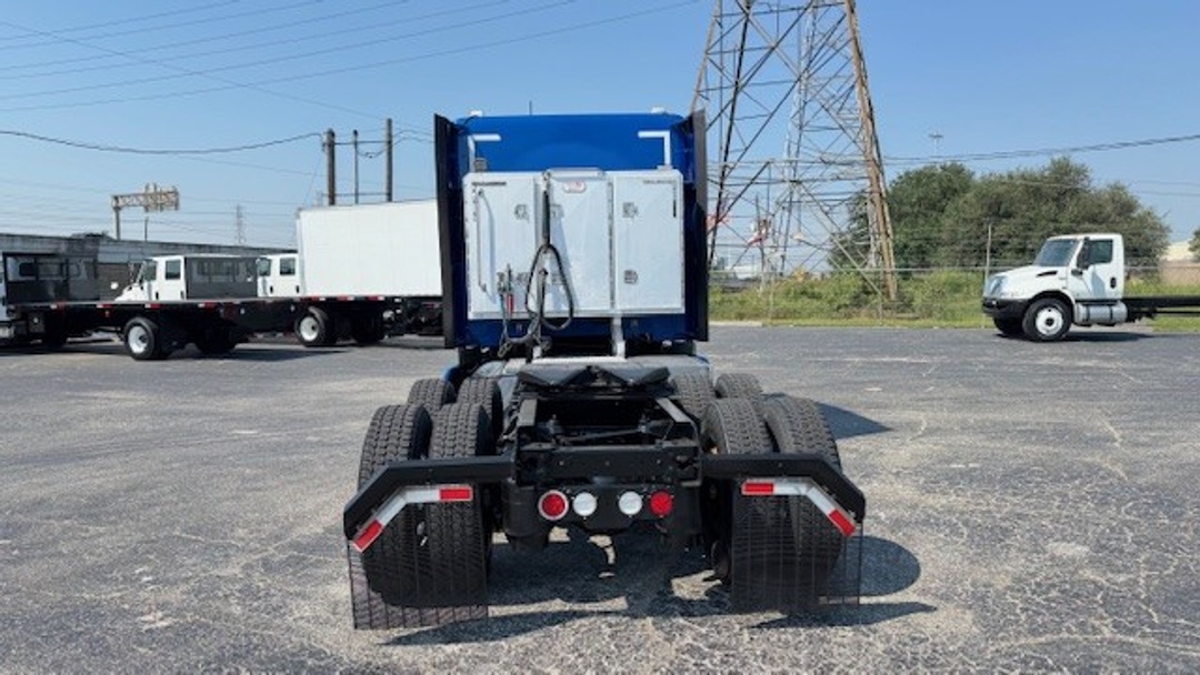 2021 Kenworth T680 in Houston, TX — photo 7