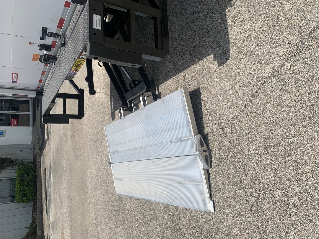 2024 Isuzu NPR in San Antonio, TX — photo 7