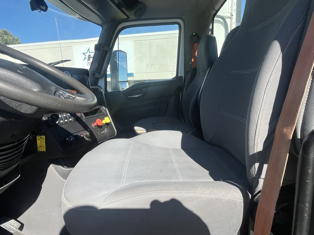 2018 International LT in Tulsa, OK — photo 2