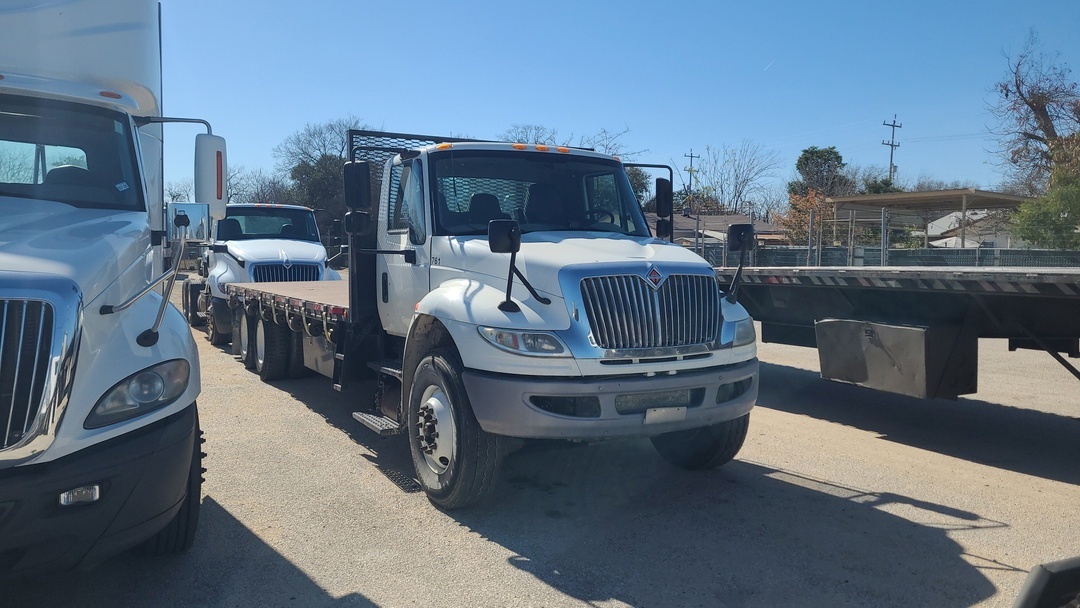 2017 International 4300 in San Antonio, TX — photo 3