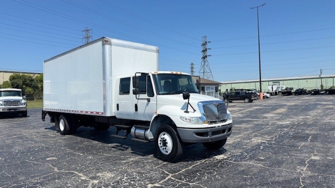 2018 International 4300 in Houston, TX — photo 2