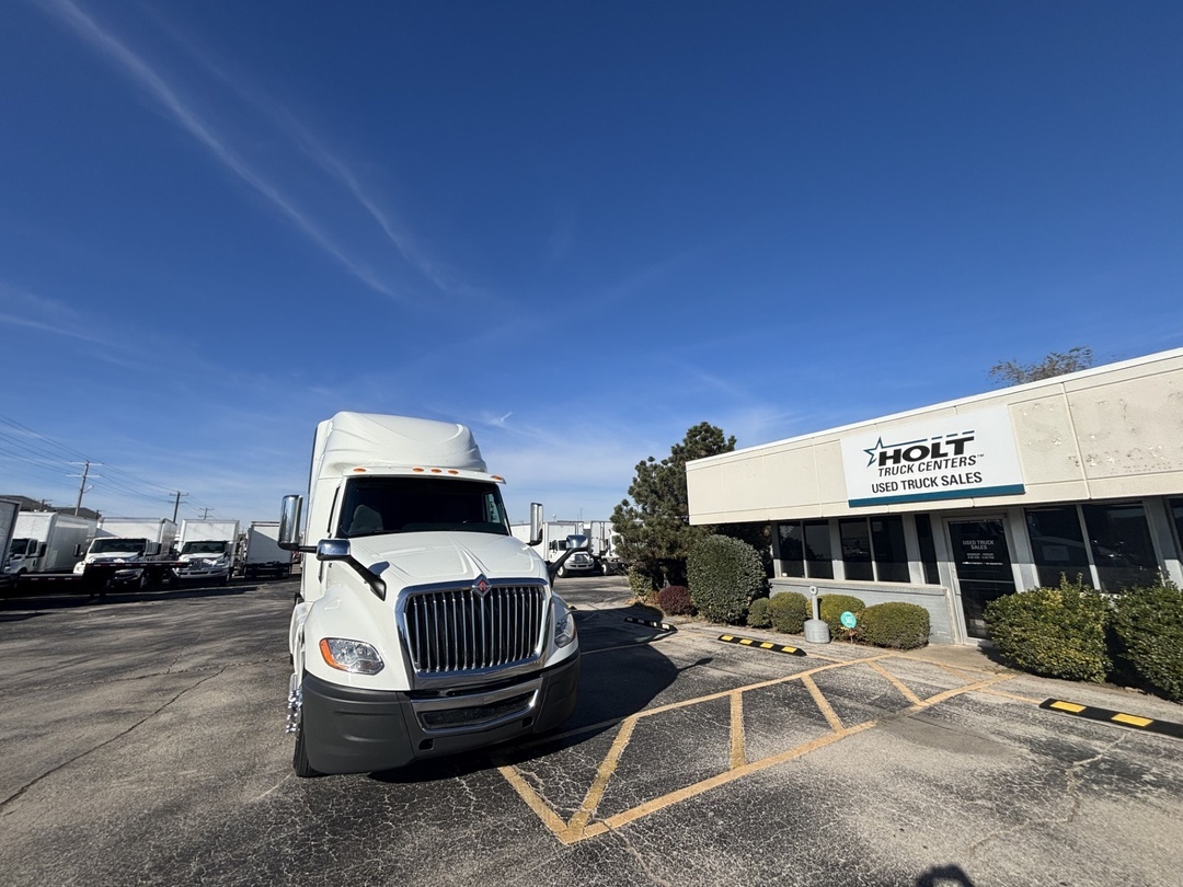 2022 International LT in Oklahoma City, OK — photo 2