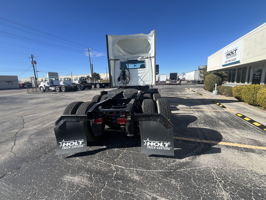 2018 International LT in Tulsa, OK — photo 5