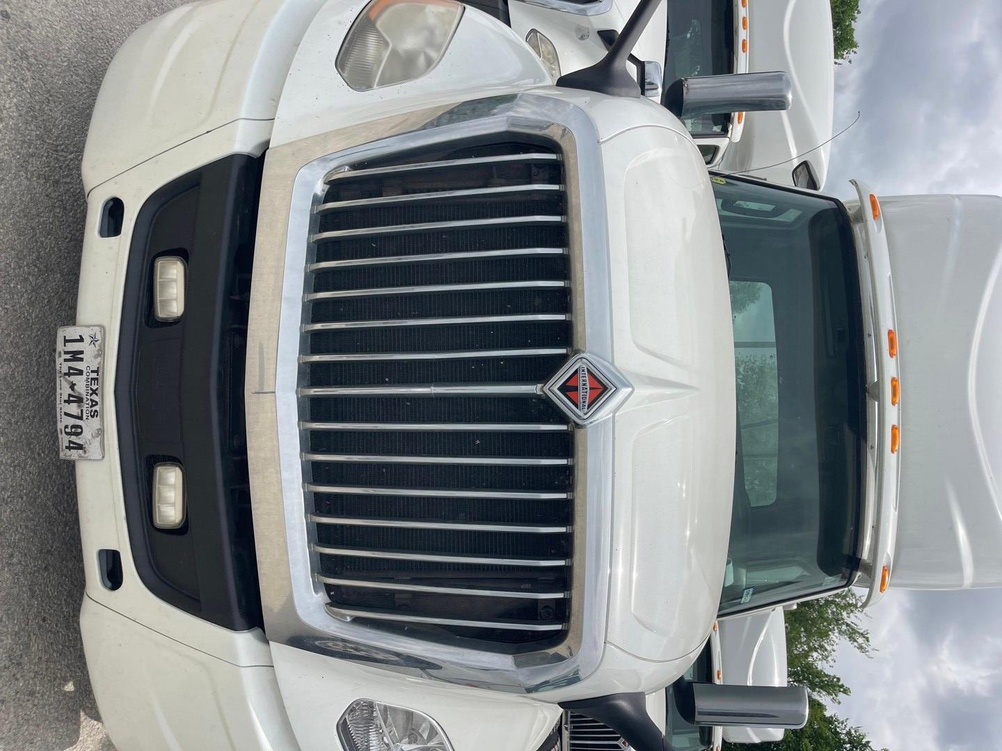 2018 International LT in San Antonio, TX — photo 4