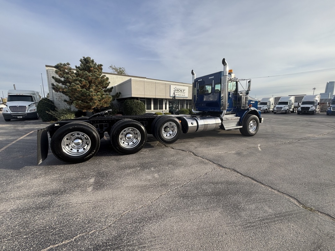 2019 Kenworth T800 in Irving, TX — photo 7