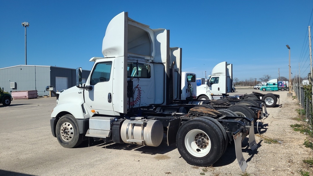 2018 International LT in San Antonio, TX — photo 4