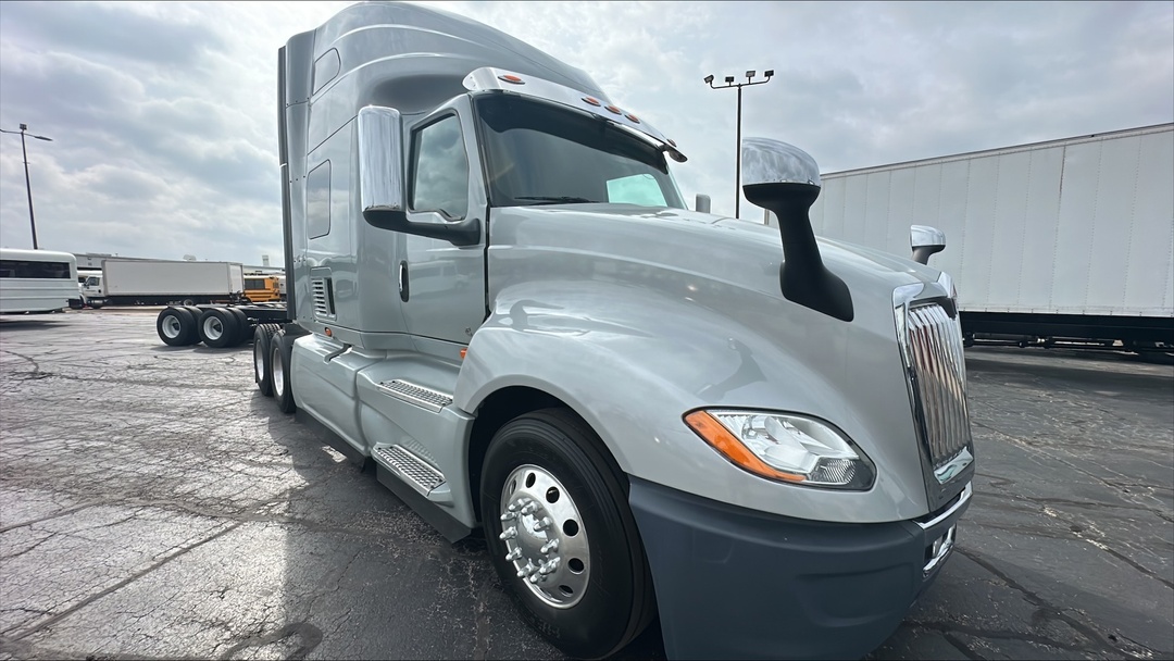 2023 International LT in Tulsa, OK — photo 4