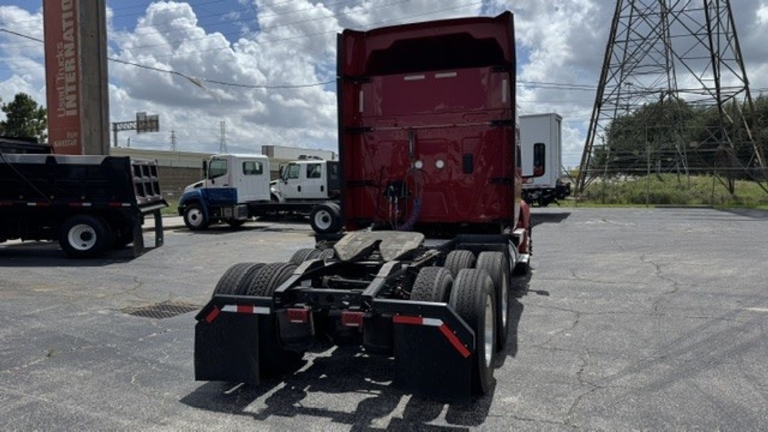 2021 International LT in Houston, TX — photo 3