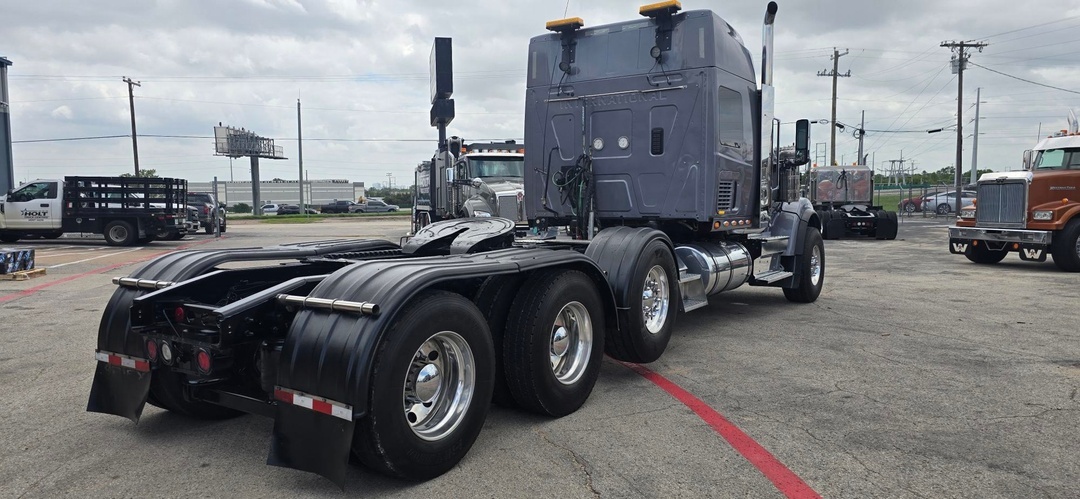 2024 International HX in Irving, TX — photo 6