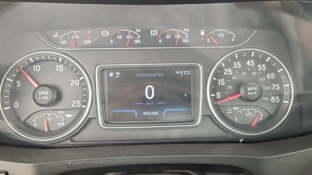 2021 International LT in San Antonio, TX — photo 3