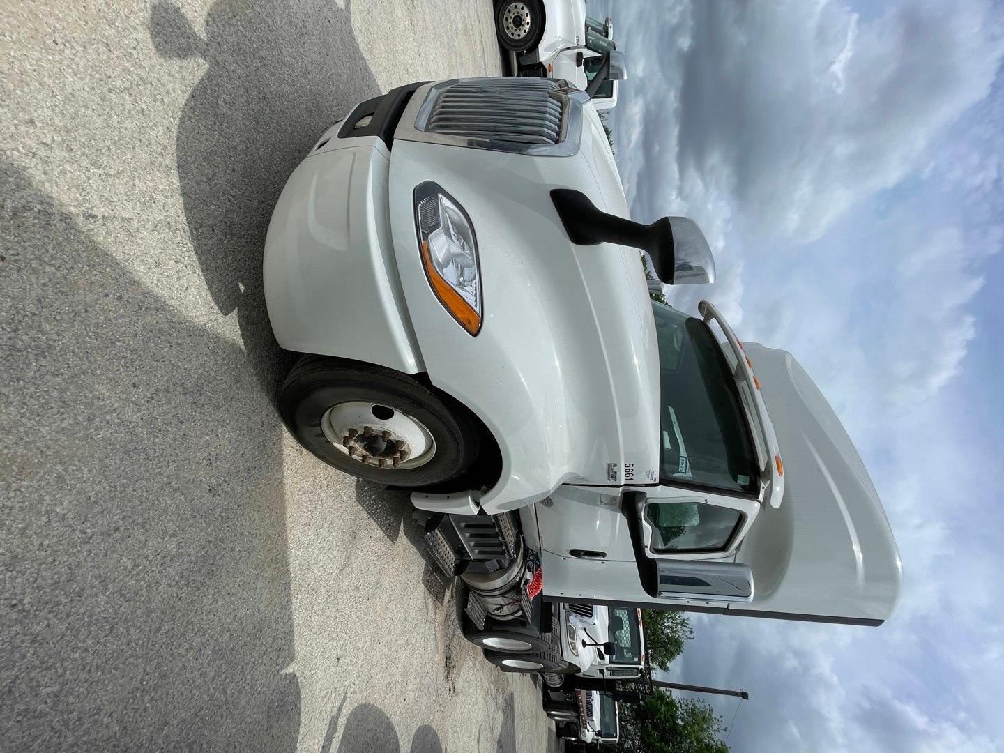 2018 International LT in San Antonio, TX — photo 2