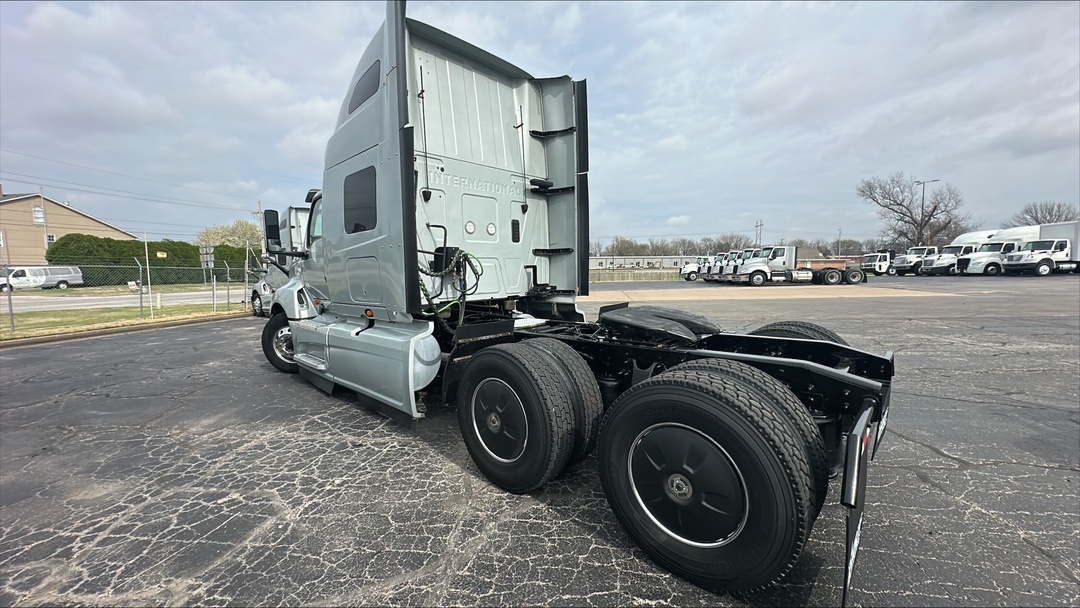 2023 International LT in Tulsa, OK — photo 2
