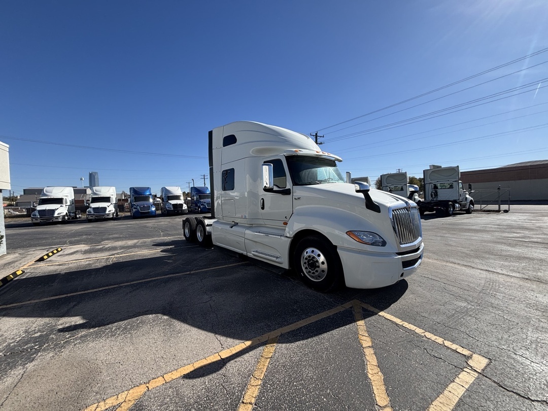 2022 International LT in Oklahoma City, OK — photo 2