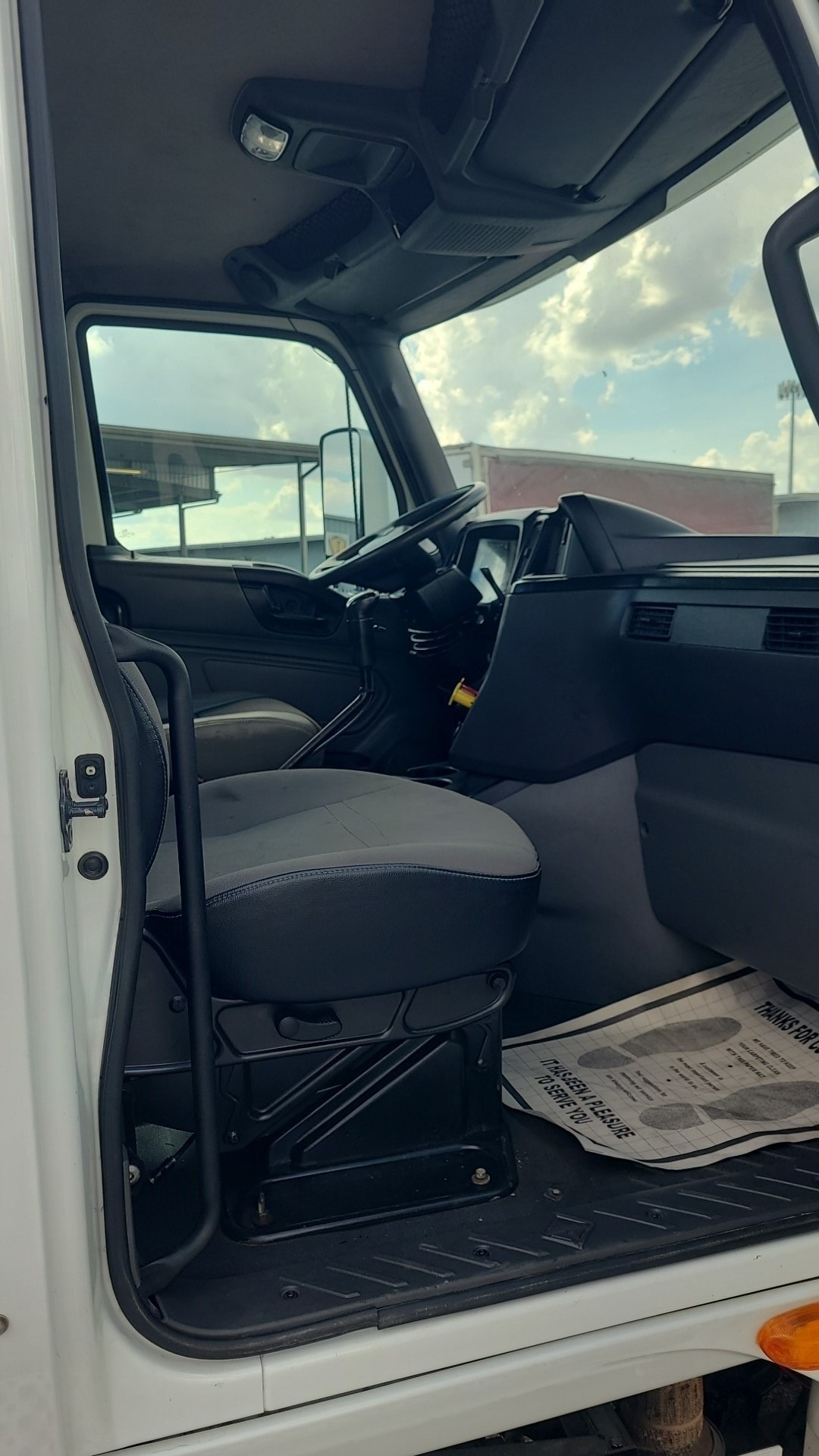 2018 International LT in Houston, TX — photo 7