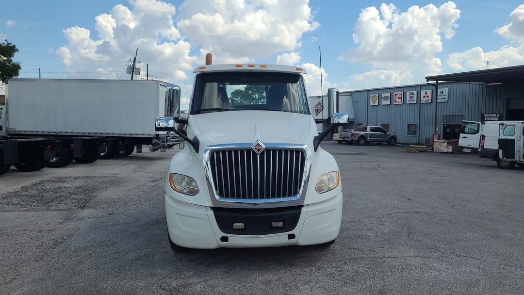2018 International LT in Houston, TX — photo 8