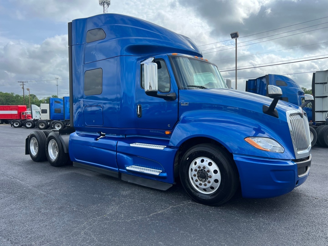 2021 International LT in Tulsa, OK — photo 3