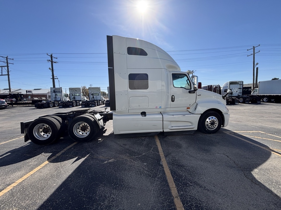 2022 International LT in Oklahoma City, OK — photo 4
