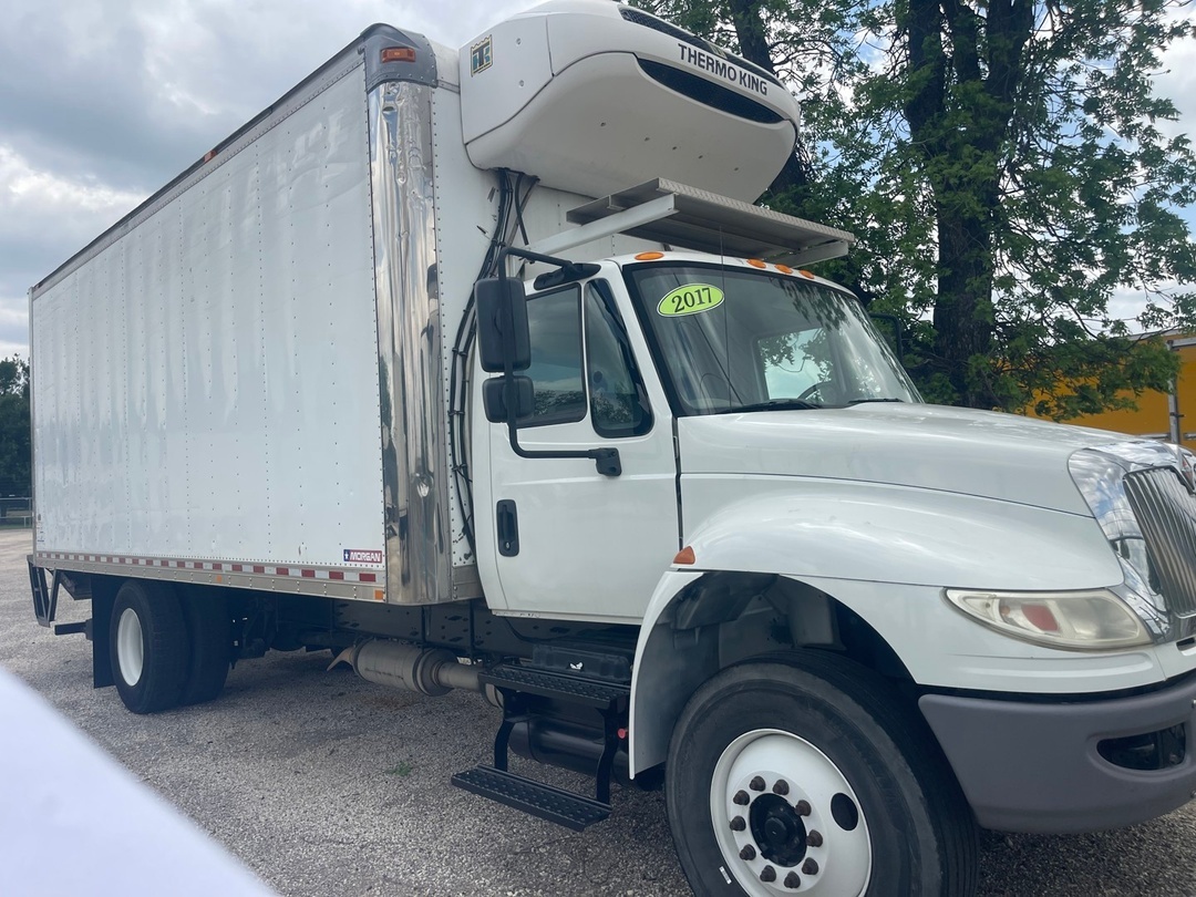 2017 International 4300 in San Antonio, TX — photo 3