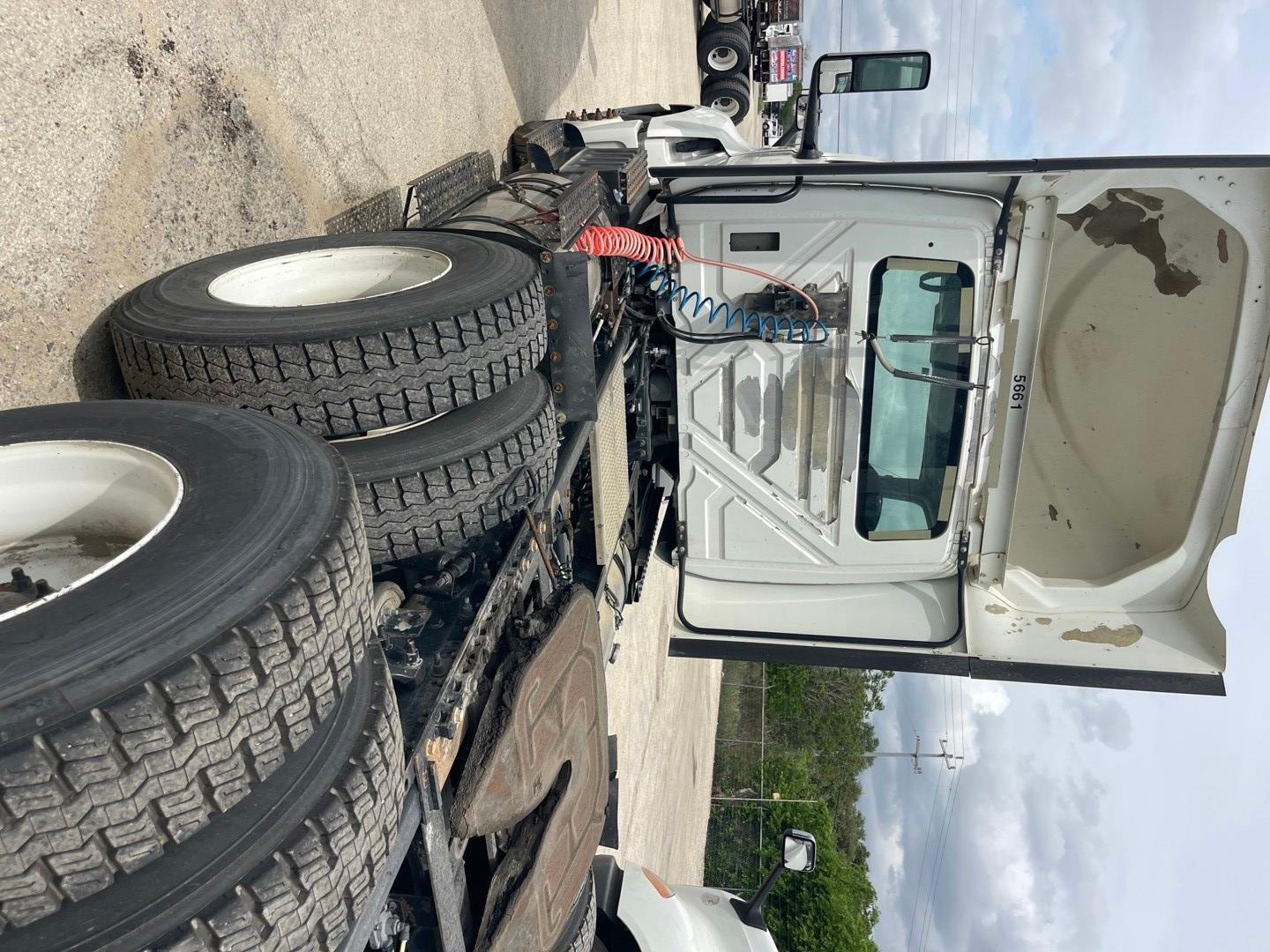 2018 International LT in San Antonio, TX — photo 7