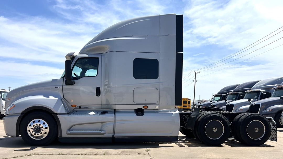 2025 International LT in Oklahoma City, OK — photo 8