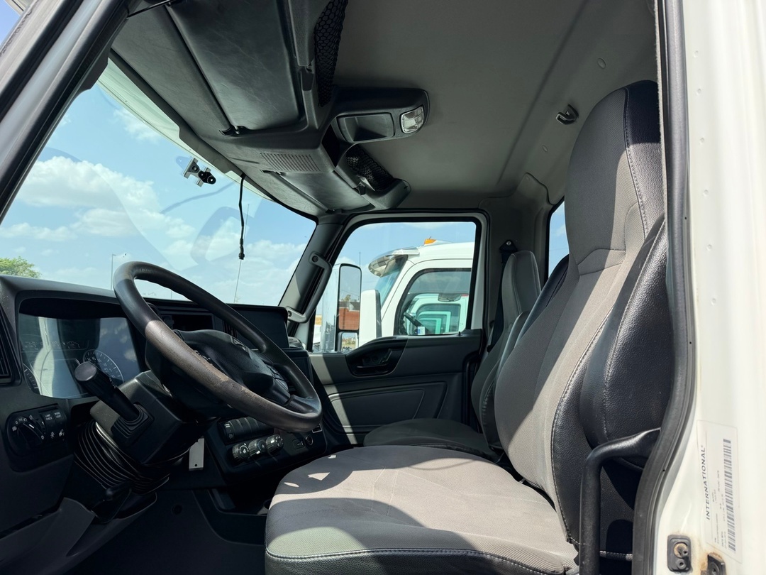 2019 International LT in Oklahoma City, OK — photo 6