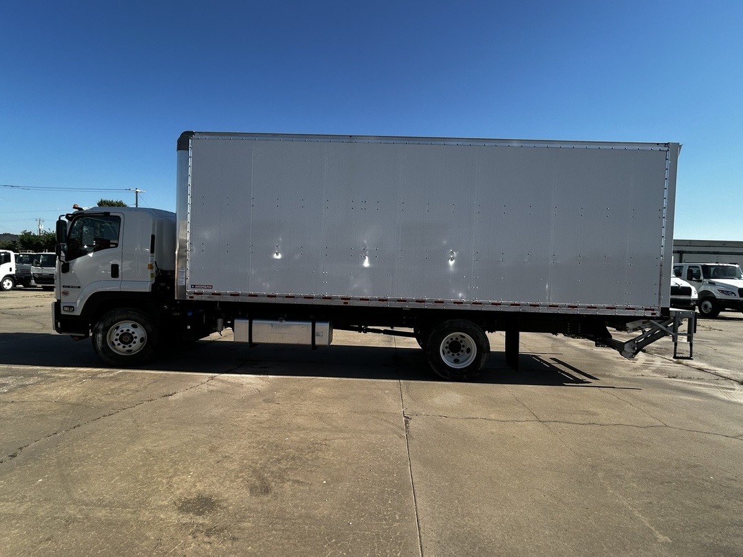 2025 Isuzu FTR in Oklahoma City, OK — photo 6