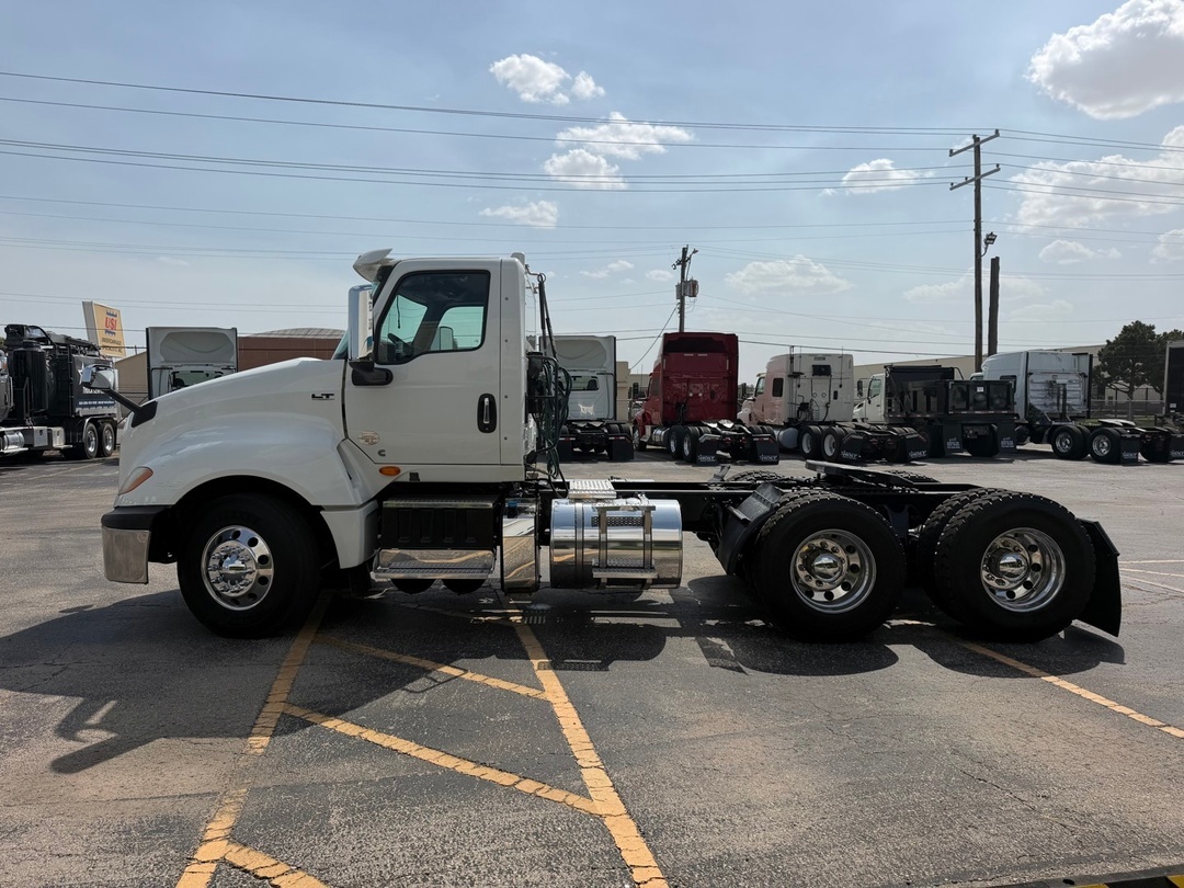 2019 International LT in Oklahoma City, OK — photo 7
