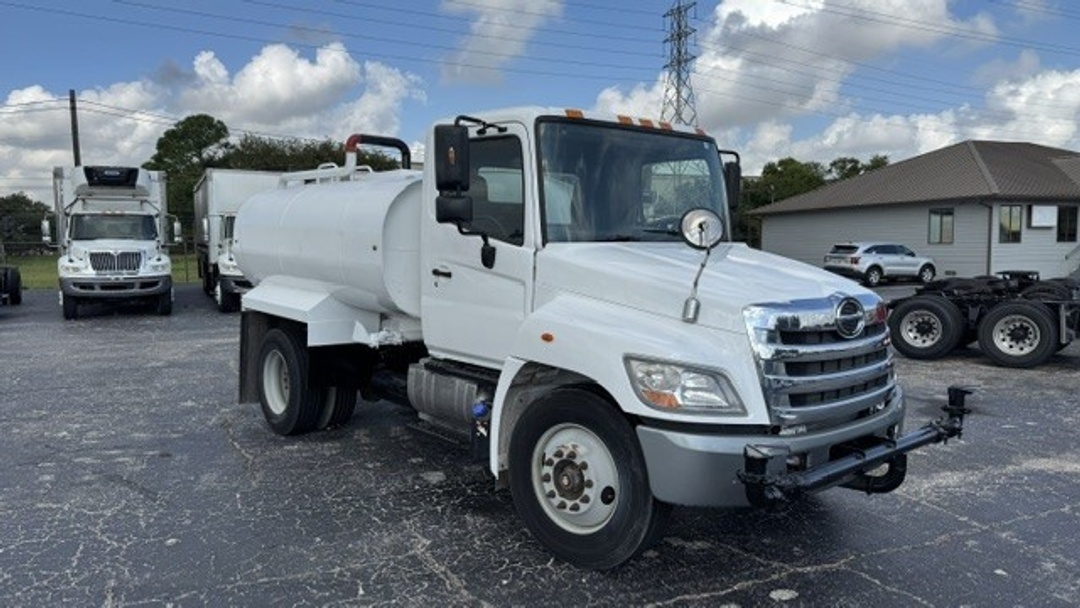 2018 HINO 338