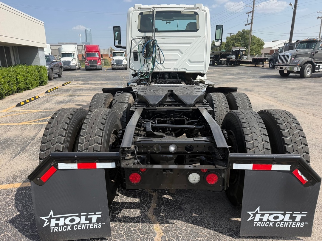 2019 International LT in Oklahoma City, OK — photo 3