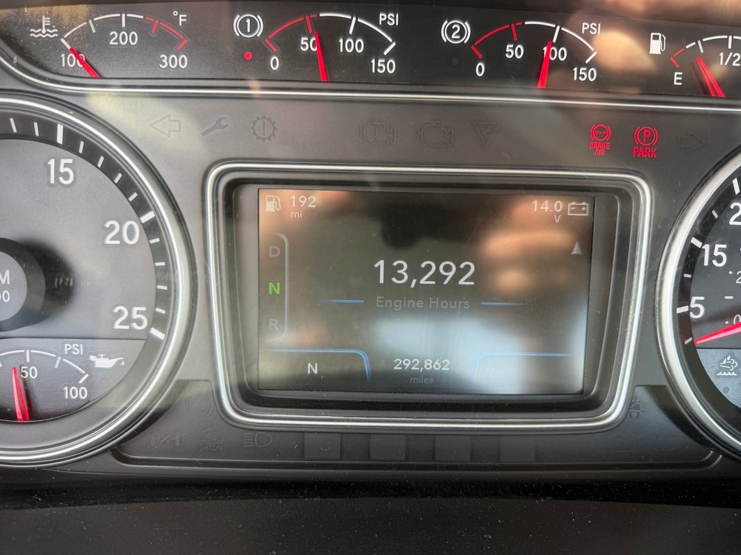 2019 International LT in Oklahoma City, OK — photo 4