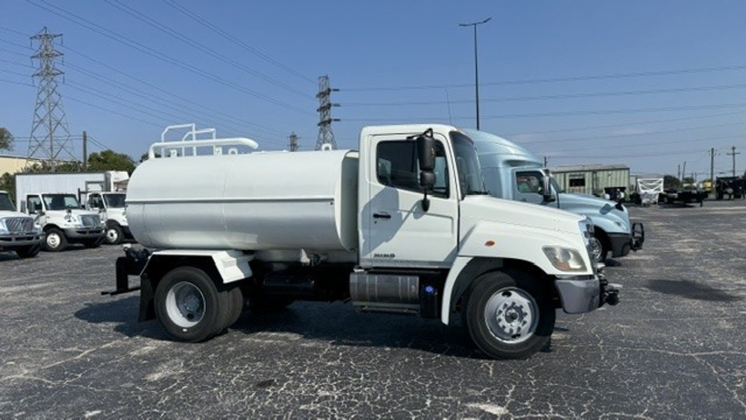 2017 Hino 338 in Houston, TX — photo 4