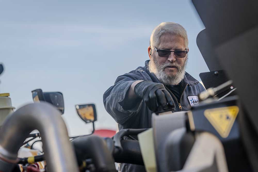 Semi Truck Maintenance Tips to Keep You On the Road
