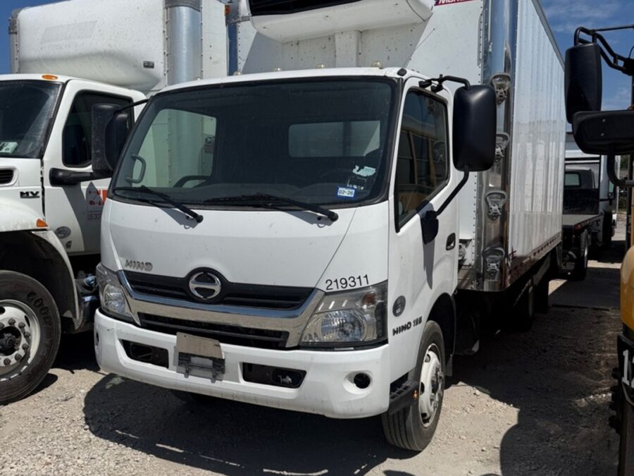 2019 HINO 195