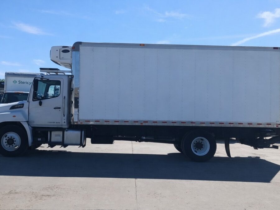 2020 HINO 268A