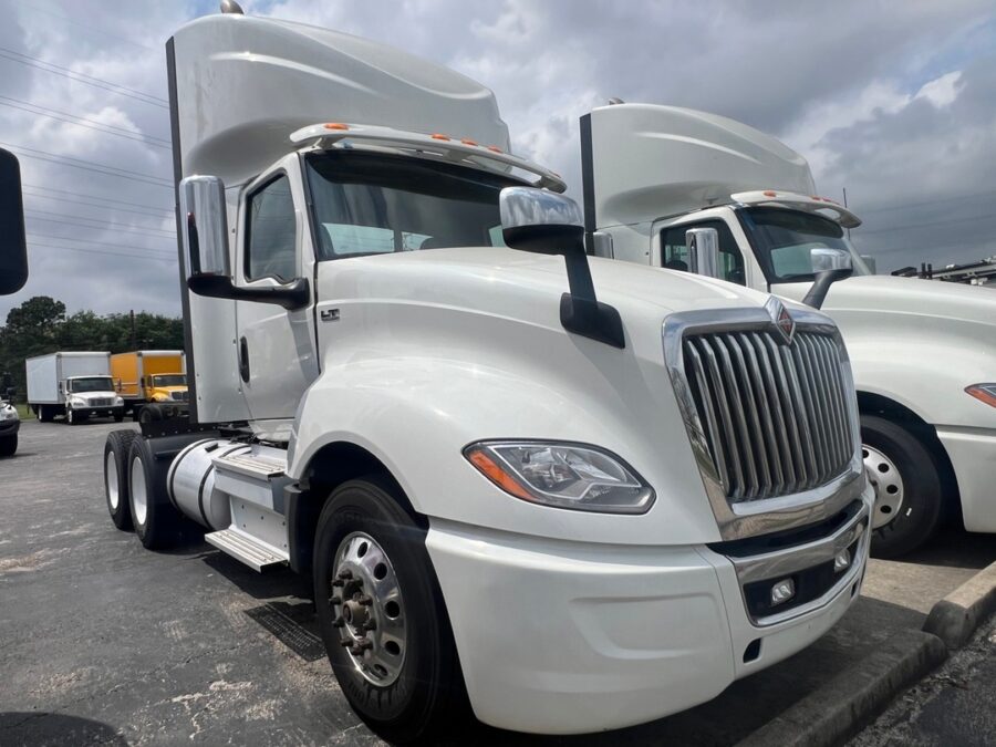2020 International LT625
