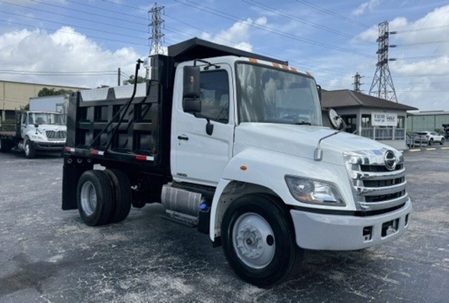 2015 HINO 338