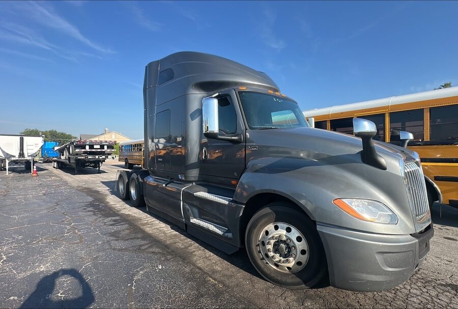 2022 International LT625