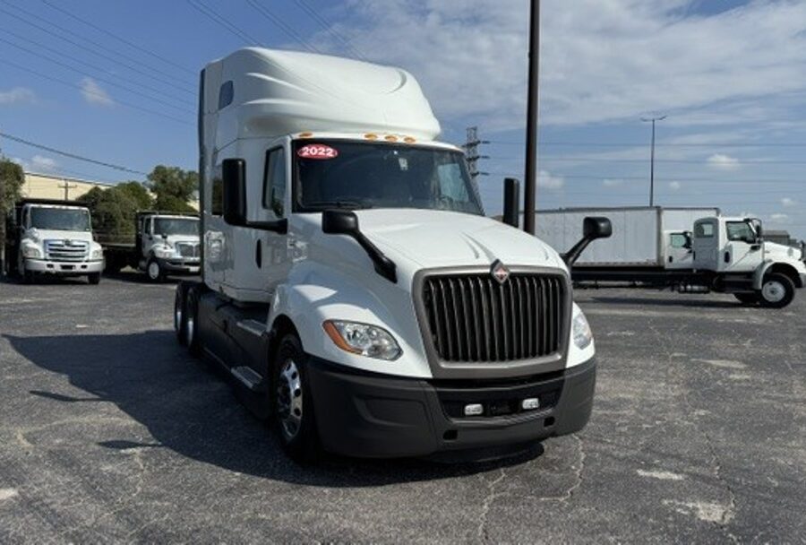 2022 International LT625