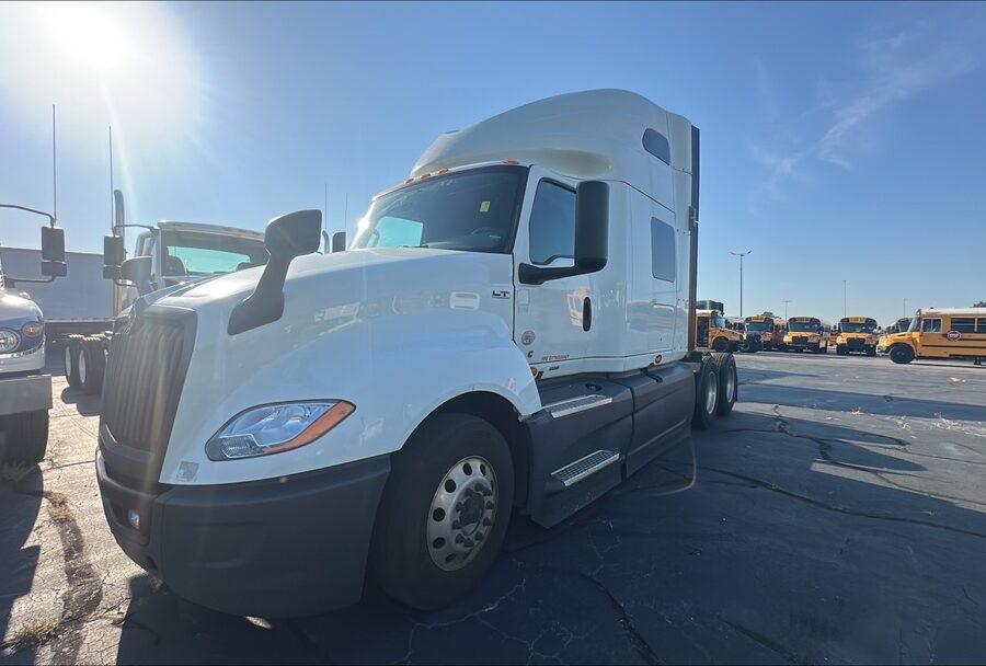 2022 International LT625